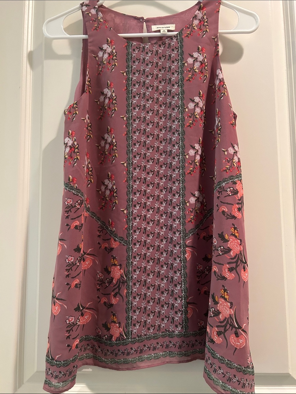 Max Studio Mauve Floral Sleeveless Tunic Top Keyhole button closure back size S
